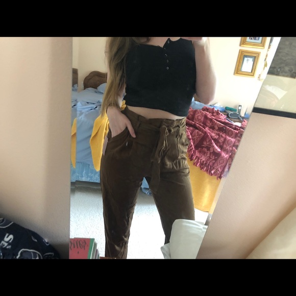 Green pants with tie - Picture 4 of 5